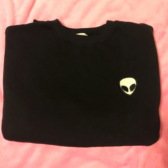 Brandy Melville Black Alien Patch Sweatshirt - Picture 2 of 4